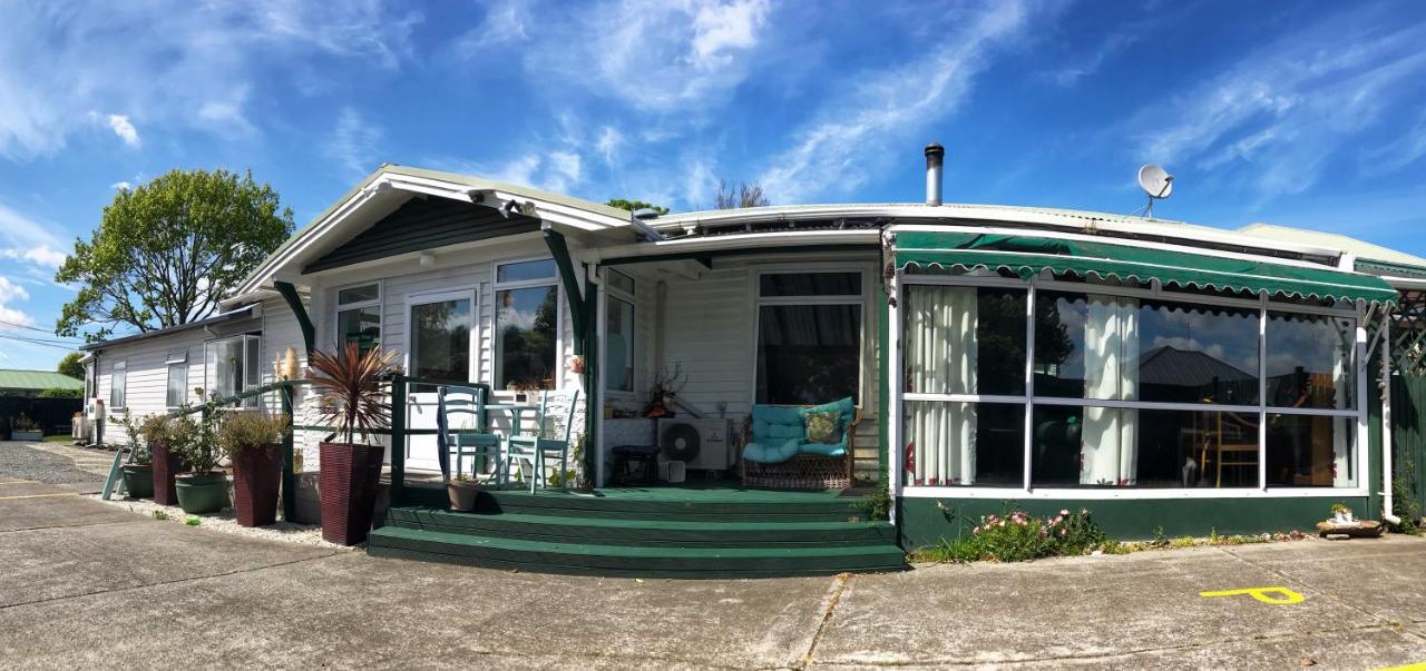 Studious Village Christchurch Exterior foto