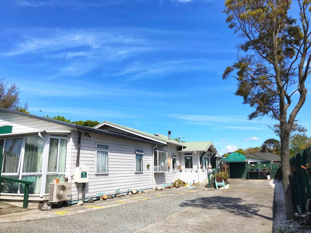 Studious Village Christchurch Exterior foto